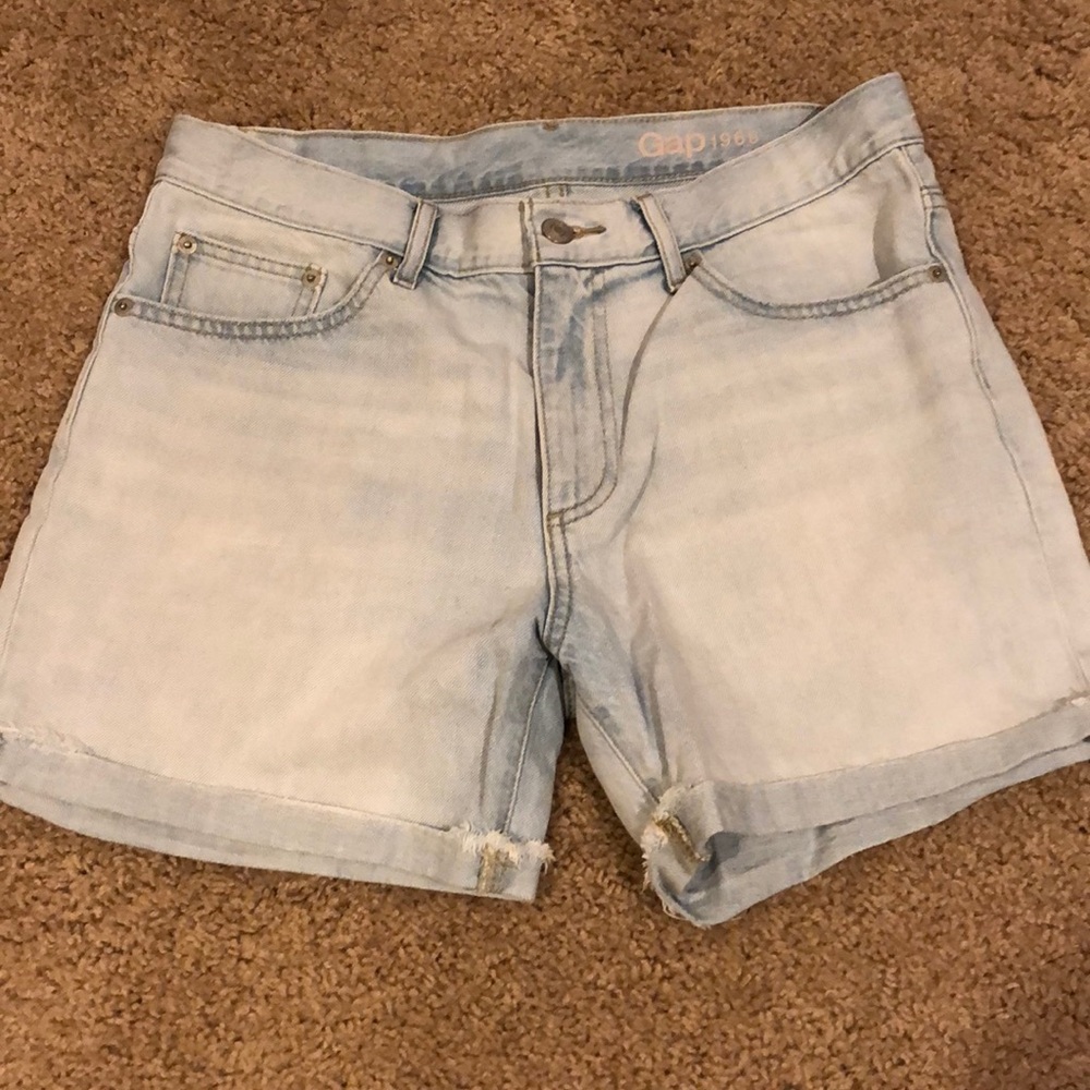 GAP Boyfriend White-washed Jean shorts